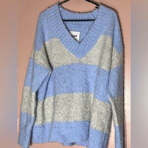 Aerie Medium oversized furry grunge wool blend Cozy Blue and gray Sweater
